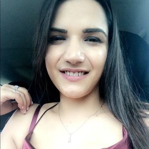 Meet your Posher, Celia